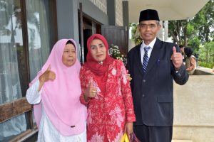 ibu komite, ibu camat dan bapak kepsek