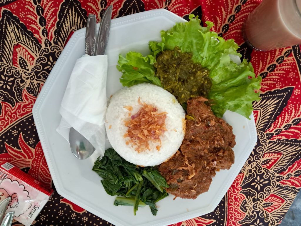 P5 KEARIFAN LOKAL MENGENAL MASAKAN KHAS PADANG (RENDANG)