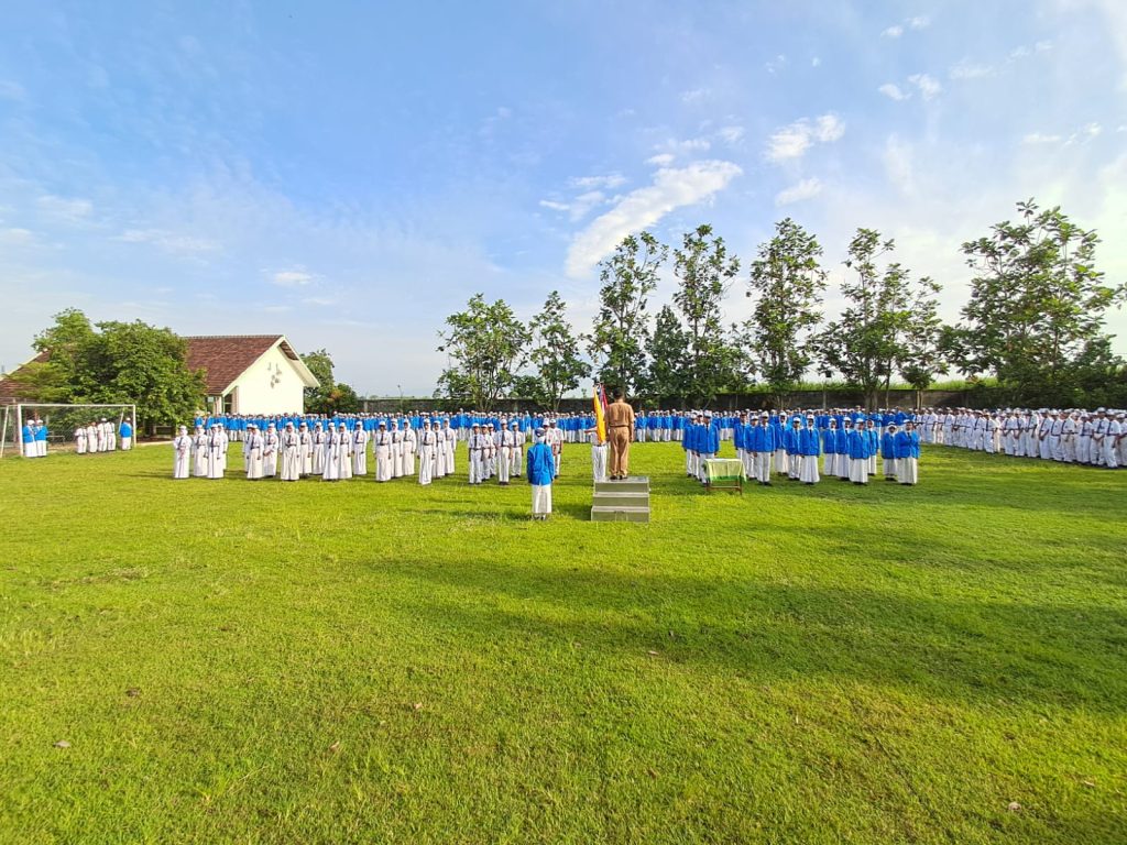 SMPN 1 SUMBERPUCUNG MELAKSAKSANAKAN SERTIJAB OSIS