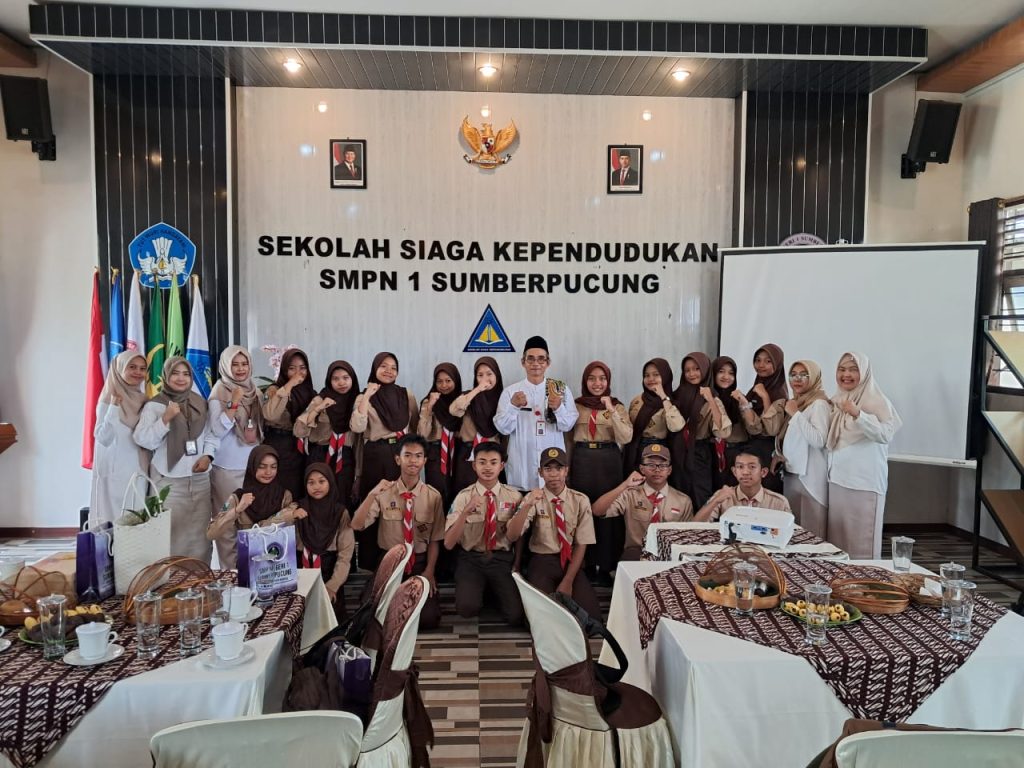 KUNJUNGAN ADIWIYATA SMPN 1 NGAJUM 2025