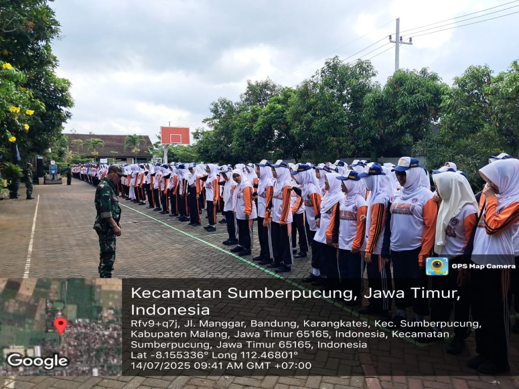 SMPN 1 SUMBERPUCUNG PERISPAN EVENT GERAK JALAN RUTIN AGUSTUS DENGAN KORAMIL
