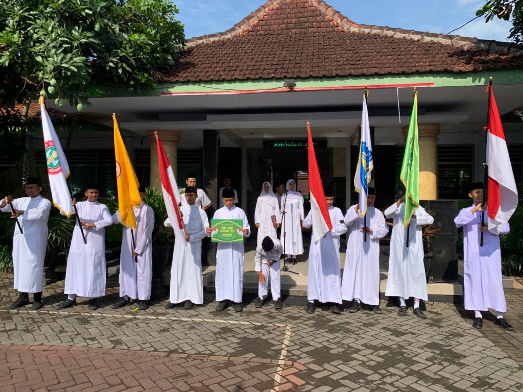 SMP NEGERI 1 SUMBERPUCUNG MEMPERINGATI HASI SANTRI NASIONAL