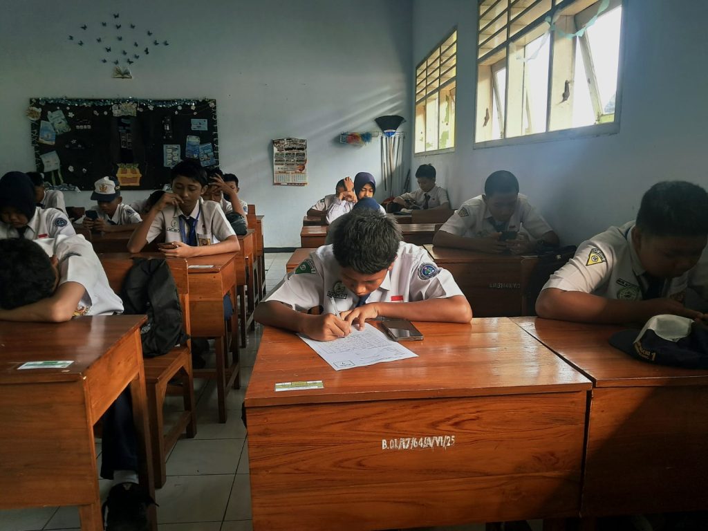 SEKOLAH SUKSES GELAR PSAT 2026: EVALUASI AKHIR TAHUN KELAS VII DAN VIII BERJALAN TERTIB